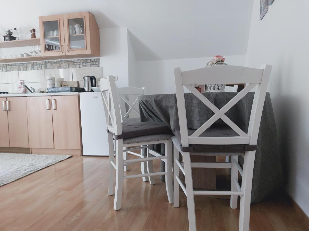 Apartman Cardak Apartment Gospic Ngoại thất bức ảnh